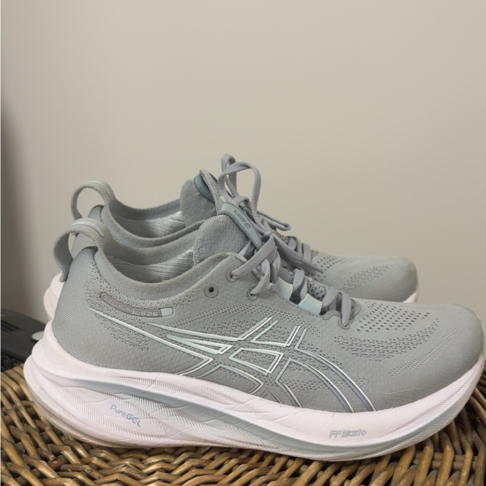 ASICS Women's Light Gray Athletic Shoes